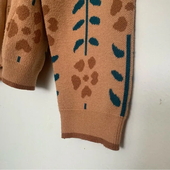 Button-down Floral Cardigan - Picture 4 of 8